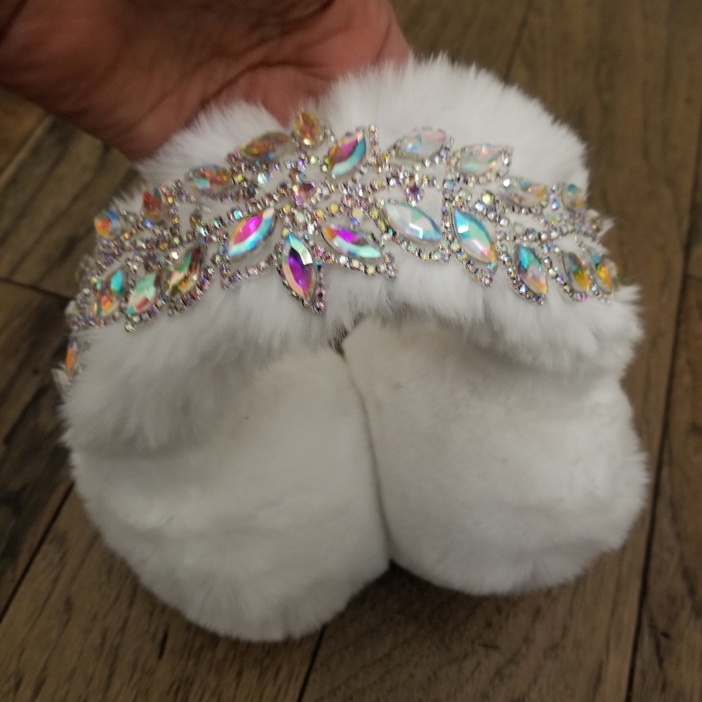 White Faux Fur Crystal Embellished Earmuffs Earwarmers Headband - Picture 7 of 12